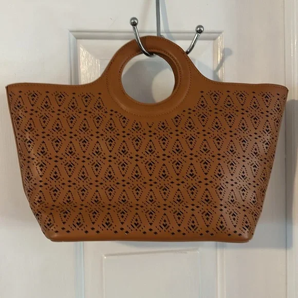 NWOT Women’s Free People Brown Vegan Leather Laser Cut Perforated Crossbody - Picture 10 of 11